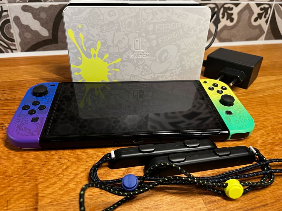 Nintendo Switch OLED - Splatoon 3 Edition inkl. Micro SD-Karte in Boizenburg/Elbe