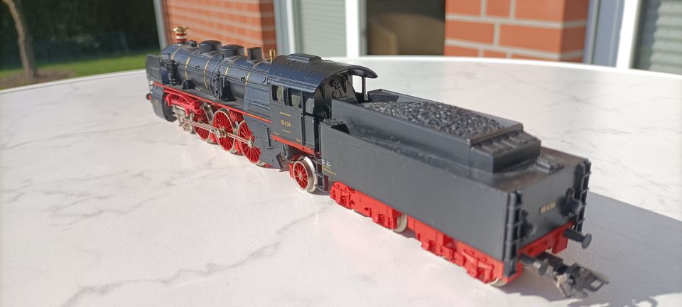 Verkaufe Modell E-Lok BR 18.4 von Märklin in Spur H0 in Twistringen