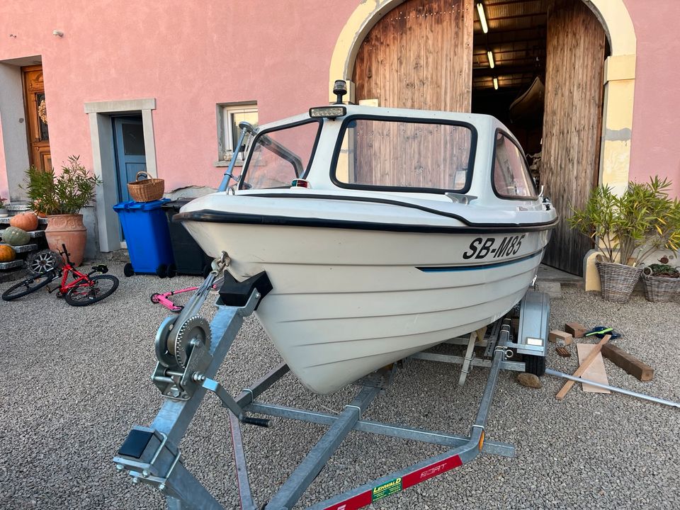 Konsolenboot, Angelboot, GFK Boot 465, Crescent Nachbau, Trailer in Saarlouis