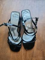 Lack Riemchen Sandalette Gr. 40 schwarz, von Esprit Rheinland-Pfalz - Nassau Vorschau