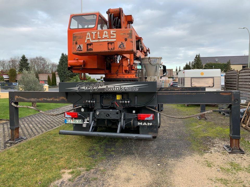 Autokran mit Atlaskran in Geldern