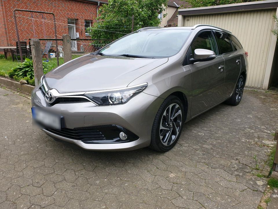 Toyota Auris 1.6 Diesel Kombi in Bünde