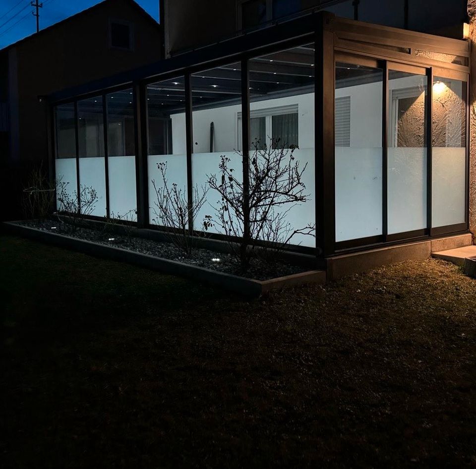 Wintergarten/Terrassenüberdachung/Sonnenschutz/Pergola/Carport in München