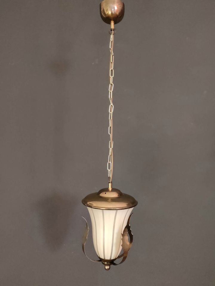 Omas Deckenlampe, Messing und Glas, 1940-1950-er Design in München