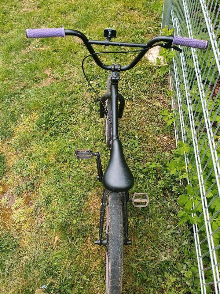 BMX Rad 18 Zoll Misfit schwarz-lila matt in Erfurt