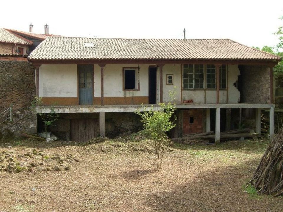 Haus mit Grundstück in Galizien ( Region Orense ), Spanien in Grevenbroich