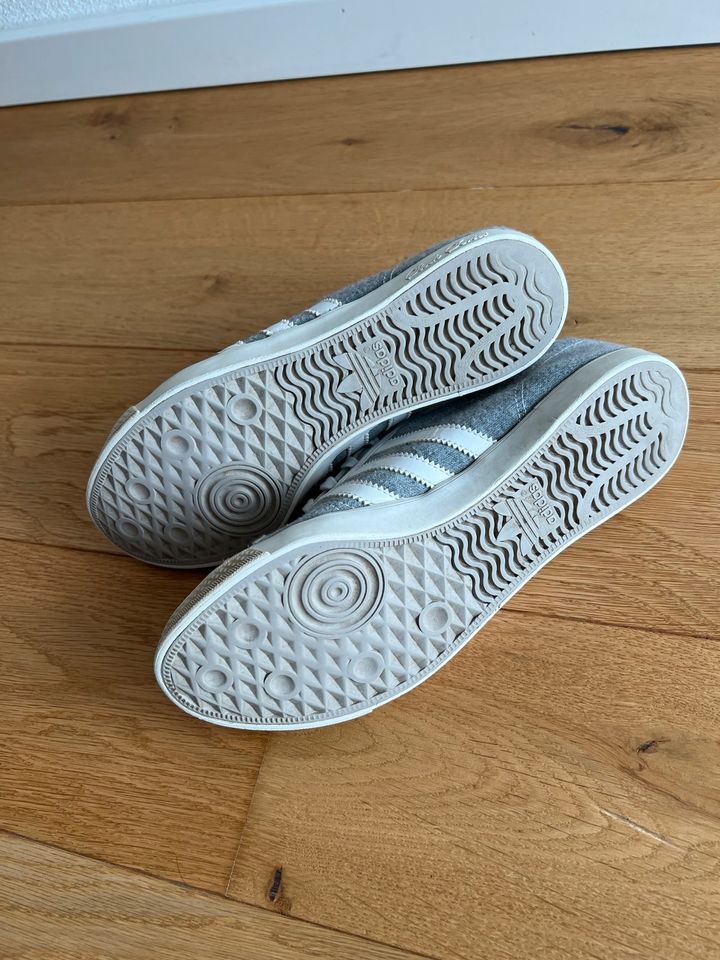 ** Adidas Sleek Gr. 38 2/3 39 grau weiß Sneakers Schuhe ** in Kempten