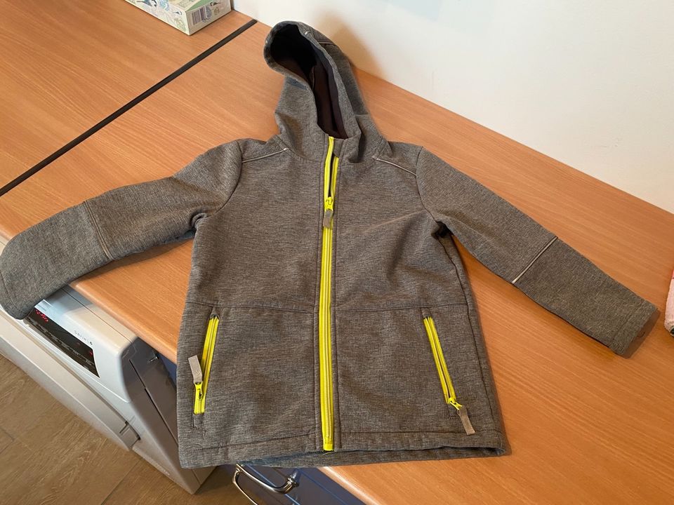 Softshelljacke Topolino 110 grau in Neu-Eichenberg