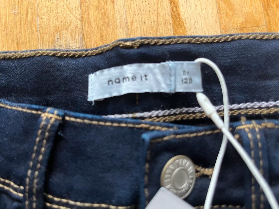 Jeans von Name it Modell Sally, slim, Gr. 128 - neu in Hamburg