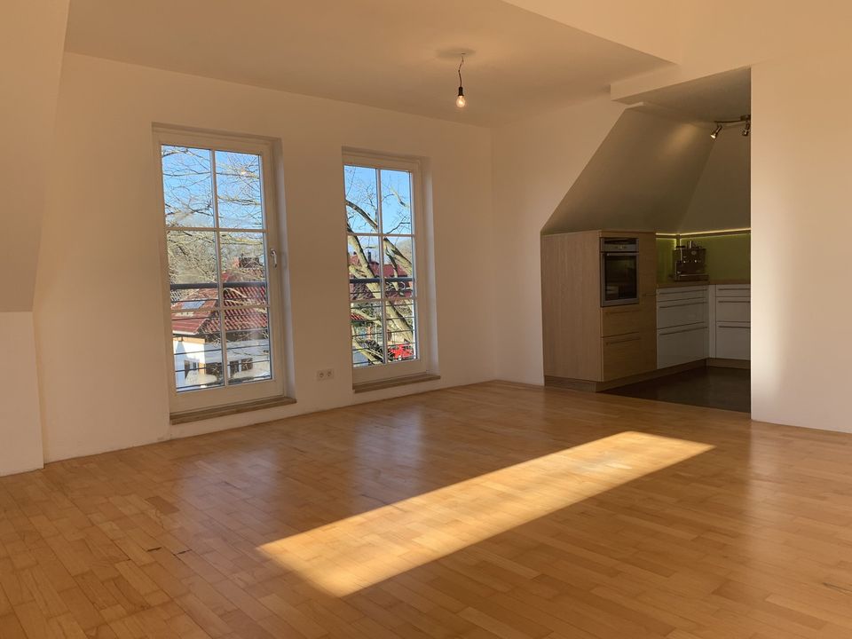 Einzigartige und wunderschöne Dachgeschoß/Galerie/Maisonette - Wohnung in Berlin