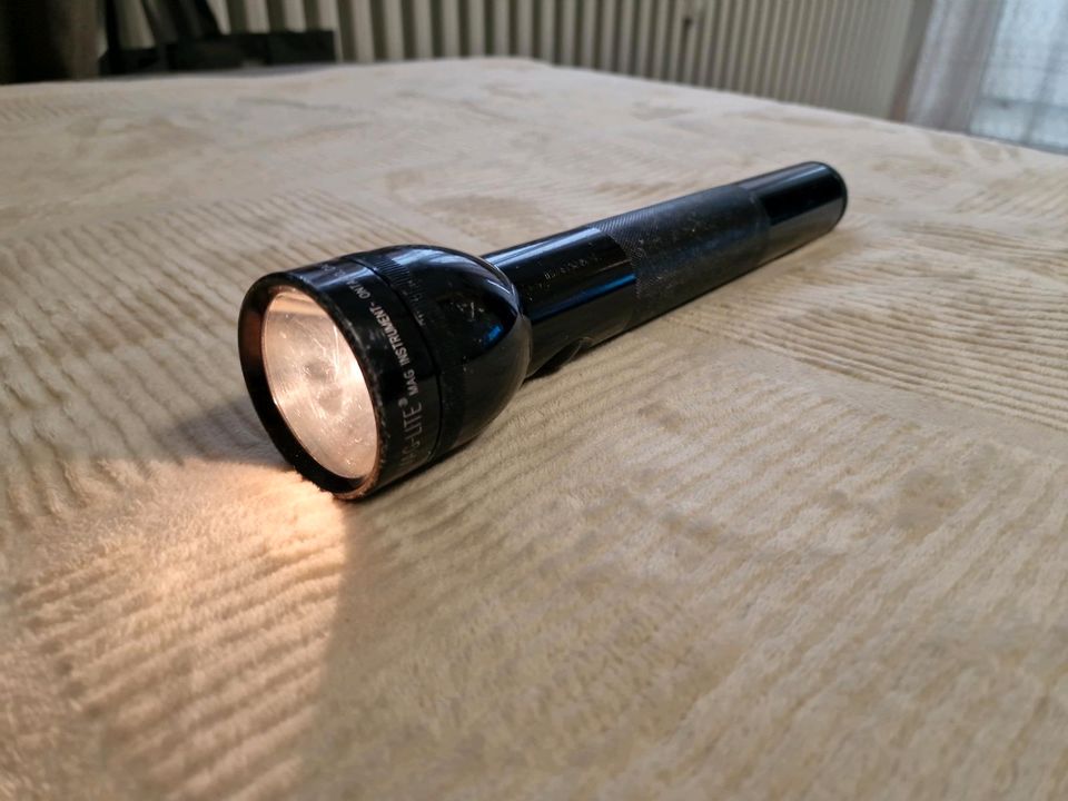 Taschenlampe Maglite Ontario California, USA, 31.5 cm schwarze in Hamburg