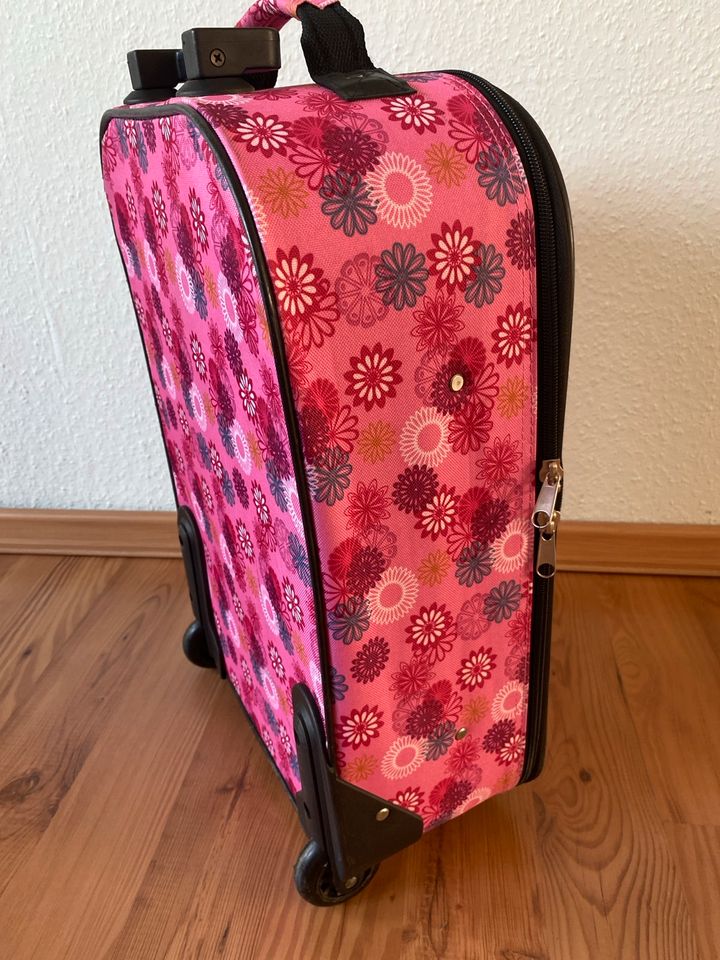 Reisekoffer Koffer Mädchen in Beckingen