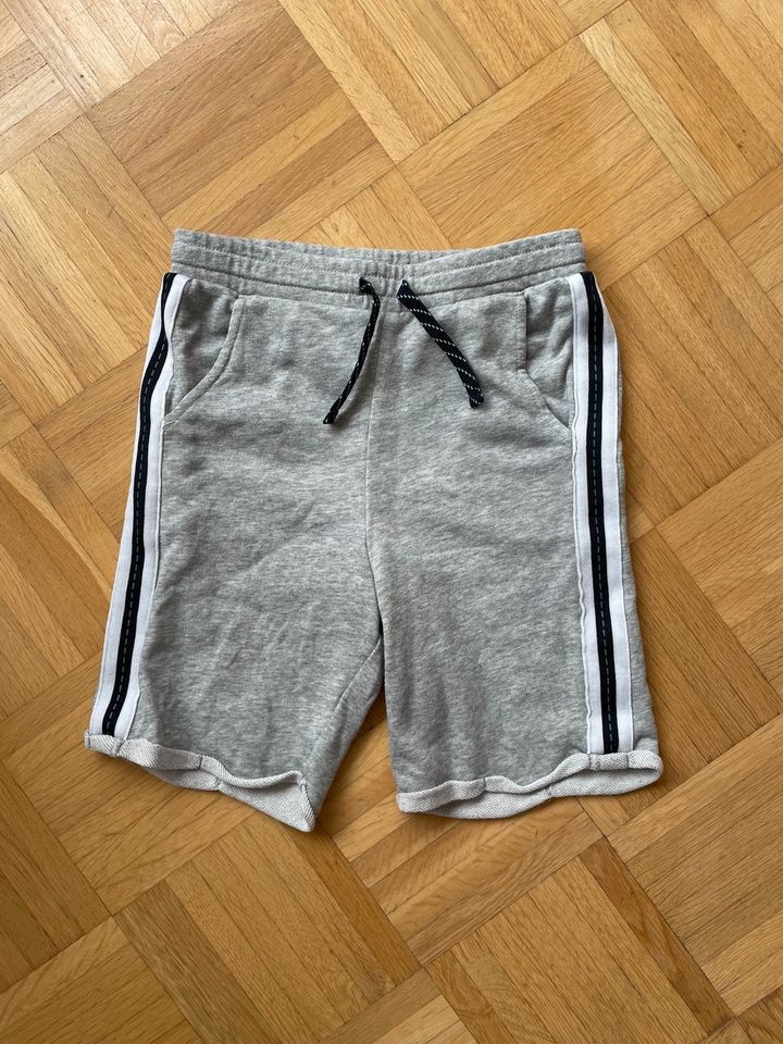 kurze Hose Sweathose Sporthose von H&M in 134 in Edingen-Neckarhausen