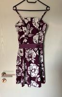 Kleid Cocktailkleid Sommerkleid Bonprix Gr. 38 lila Blumen Nordrhein-Westfalen - Neuss Vorschau
