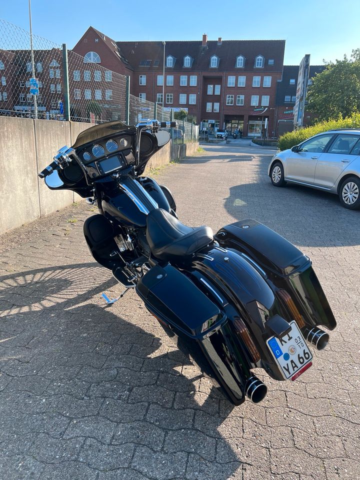 Harley Davidson Street Glide 5HD CVO 110 CUI Jekill & Hyde 26“ in Kiel