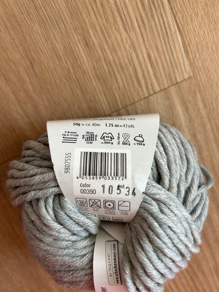 Schachenmayr Merino Extrafine 40 Wolle verschiedene Farben in Langenfeld