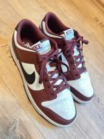 NIKE Dunk Low - Größe 13 / 47,5 / dunkelrot schwarz weiß Hessen - Friedrichsdorf Vorschau