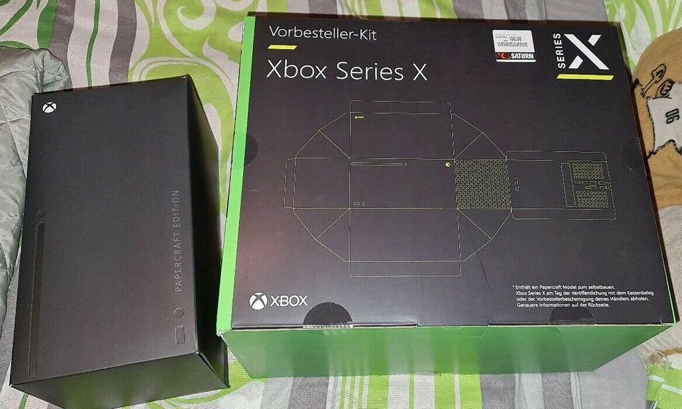 Xbox Series X Vorbesteller-Kit Pappmodel in Neuwied