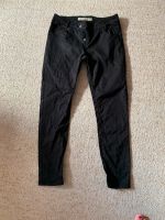 Schwarze Damen Jeans  Größe 42 neu! Niedersachsen - Staufenberg Vorschau