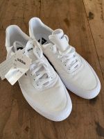 Neue Adidas Sneaker / Stoffschuhe Damen in weiß, Größe 40 2/3 Baden-Württemberg - Offenburg Vorschau