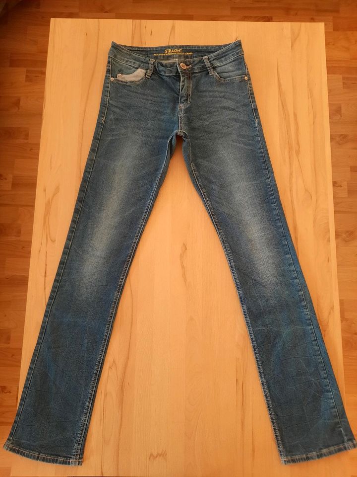 Jeans Straight S. Oliver Gr. 34, Länge 34 blau, Damen in Meinerzhagen