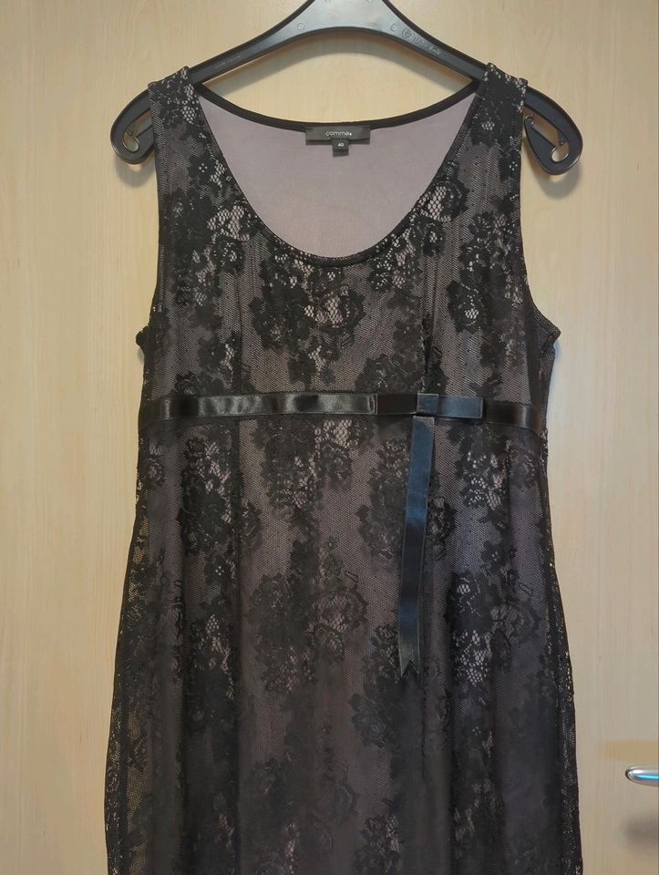 Comma Kleid Etuikleid Abendkleid grau schwarz Gr. 40 Spitze in Bamberg