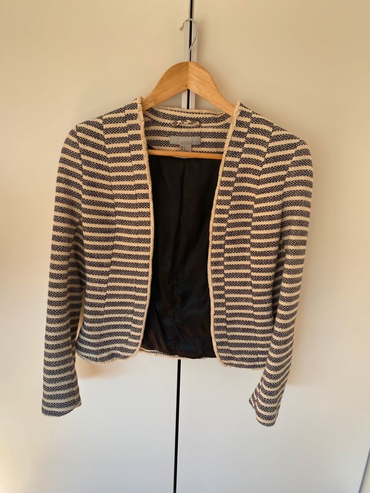 H&M 34 Jacke aus Strukturstoff Chanel Stil in Stutensee