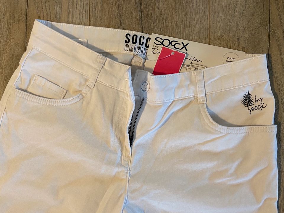 Soccx Capri Hose in weiß / kurze Hose „Neu“ in Eltville