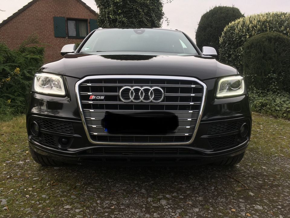 AUDI SQ5 *Competition*Pano*ACC*B&O*Keyless*Carbon* in Bonn