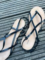 Schöne schwarze Riemchensandalen von Cox in Größe 42 Innenstadt - Köln Altstadt Vorschau