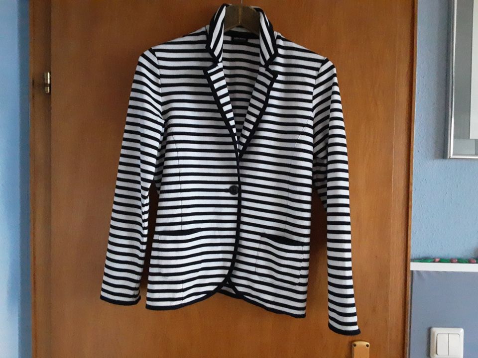 Gerry Weber Sweat Blazerjacke, dunkelblau-weiss, 38 in Sankt Augustin