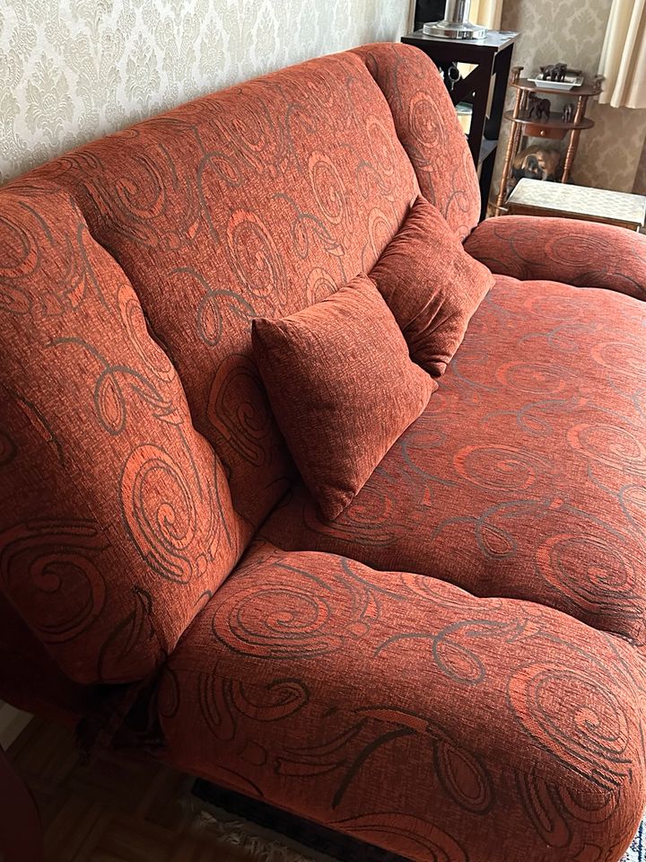 Rotes Aufklappbares sofa mit Bett mit Stauraum in Hamburg