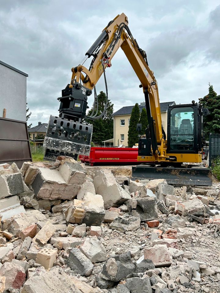 Bagger,Baggerarbeiten,Container,Containerdienst,Bodenaushub in Brandenburg an der Havel