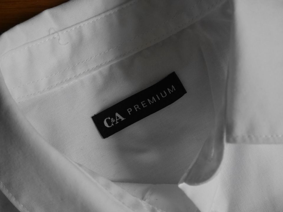 weißes Hemd Anzughemd ohne Mängel ungebügelt C&A 134 in Berlin
