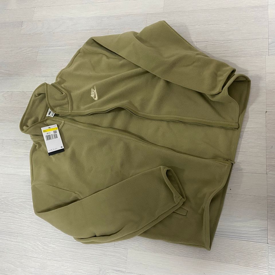 Nike Jacke S Olive Grün Übergangsjacke Fleecejacke Teddy stoff in Gelsenkirchen