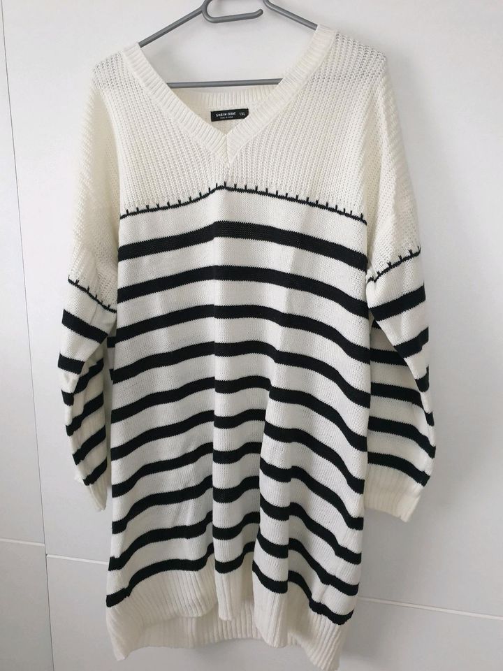 Shein Curve Strickkleid Longpullover Größe 1XL in Stuttgart