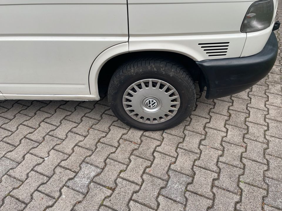 VW Bus T4 Caravelle 2.5 tdi lang tüv 04.2026 Zweite Hand in Sindelfingen