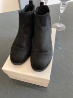 Boots in schwarz Düsseldorf - Hassels Vorschau