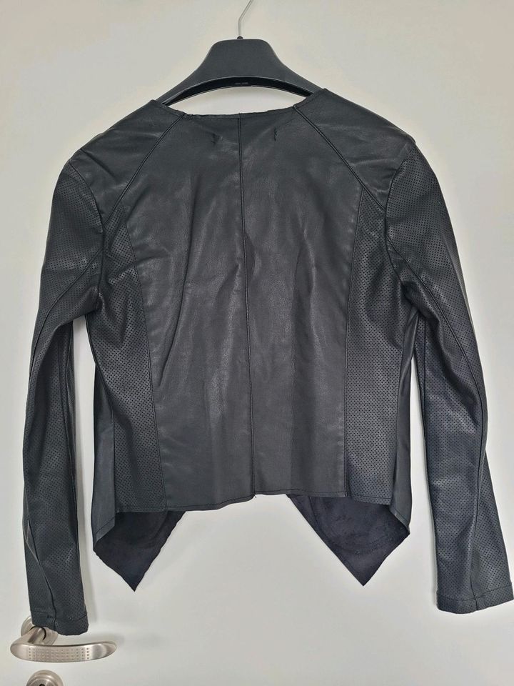 Leichte schicke Kunstlederjacke Jacke schwarz in Ratingen