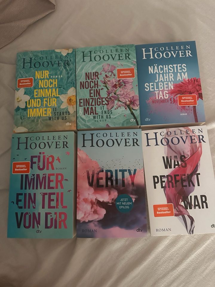 Bücher (Colleen Hoover) in Selb