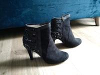 Wunderschöne Stiefeletten in schwarz mit Glitzerrückseite Bayern - Würzburg Vorschau