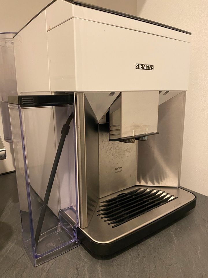 Siemens EQ.500 integral TQ507D02 Kaffeevollautomat in München