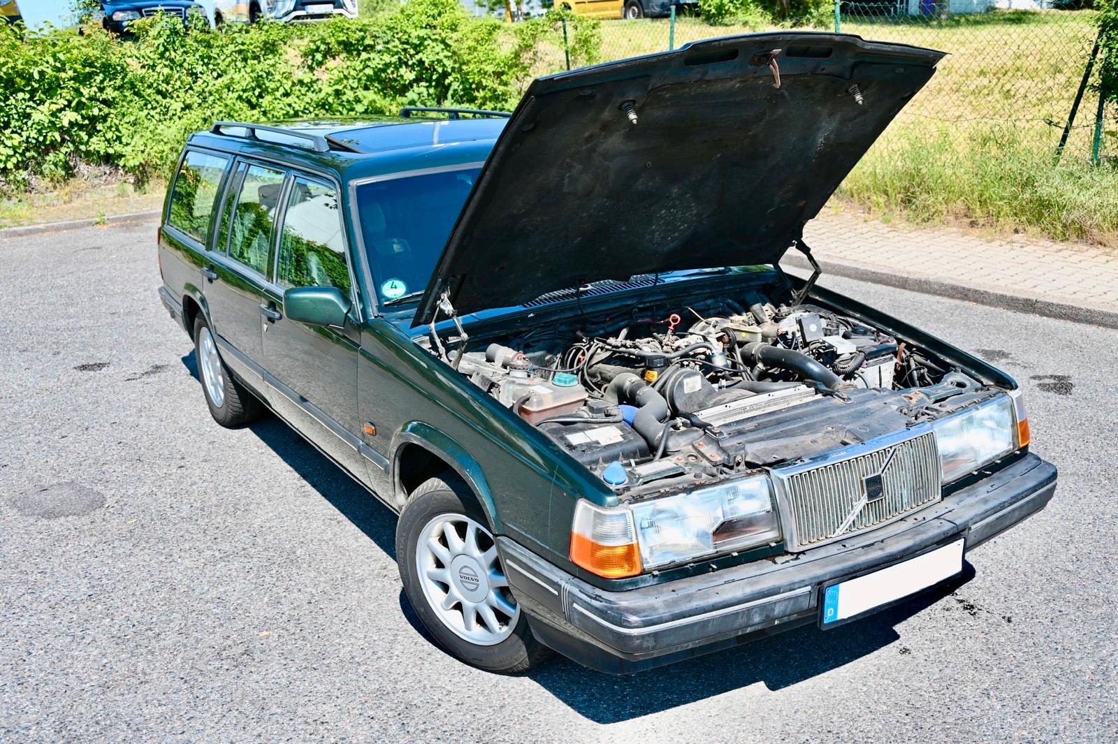 Abbildung des Autos Volvo 945 Kombi, 135 PS,…