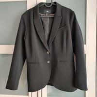 Schwarzer Blazer von H&M in Größe 44 Hessen - Oberursel (Taunus) Vorschau