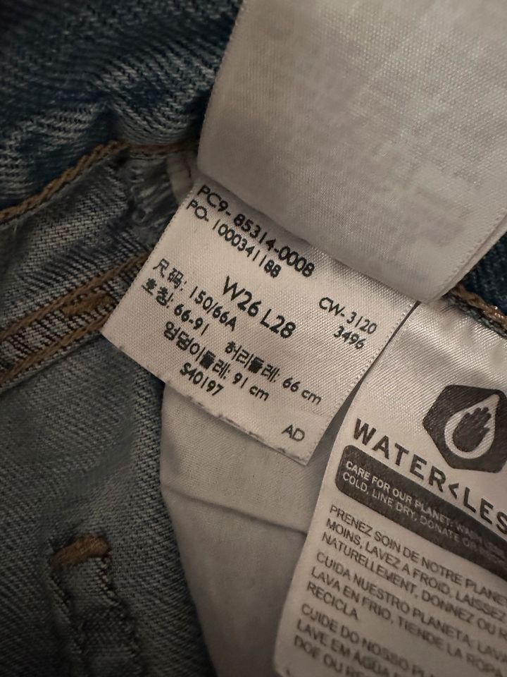 Levi‘s Jeans Ballon Leg W26 L28 in Offenbach