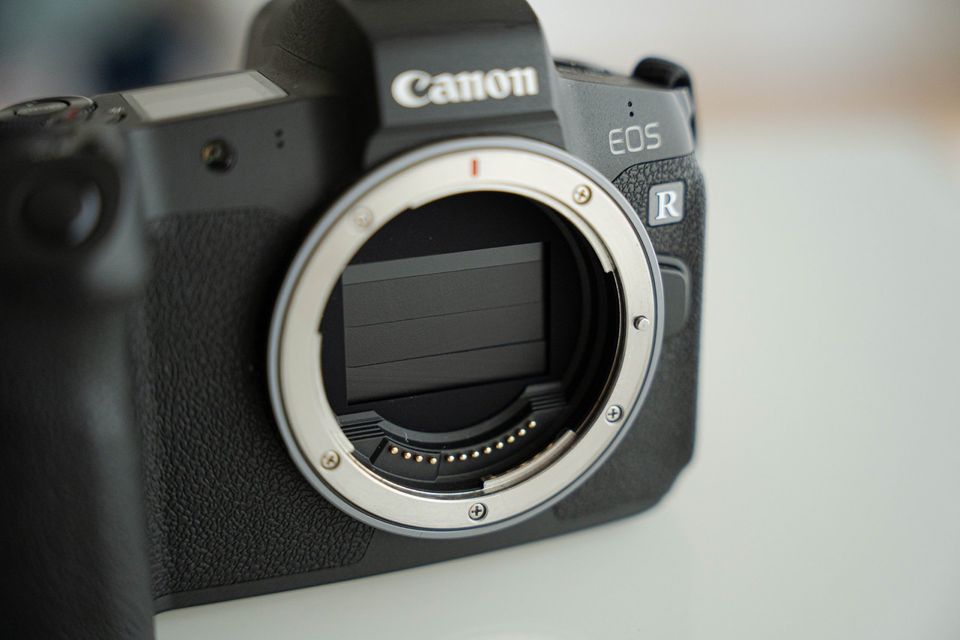 Canon EOS R  Body spiegellose System-Kamera Vollformat-Sensor in Offenburg