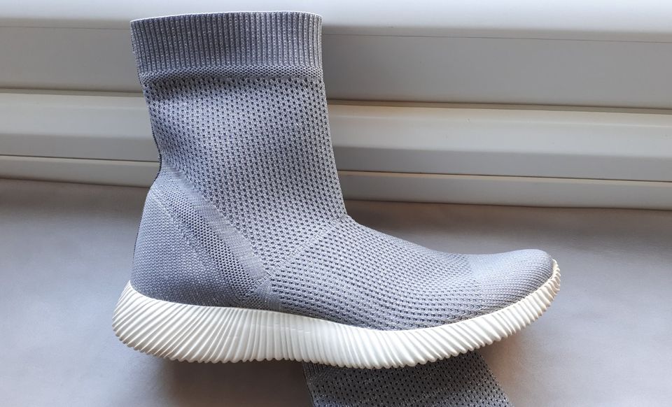 Claudia Ghizzani Sock Boots High-Sneaker Gr. 38 Grau top Zustand in Mengkofen