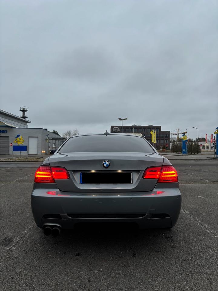 BMW 325i Coupe E92 in Büdelsdorf