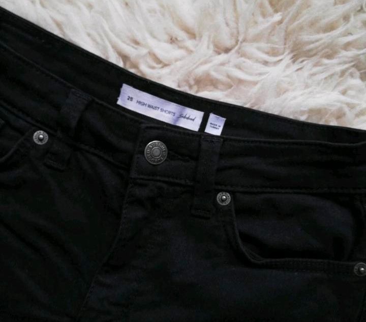 Schwarze Subdued Shorts Gr W25 XS in Berlin