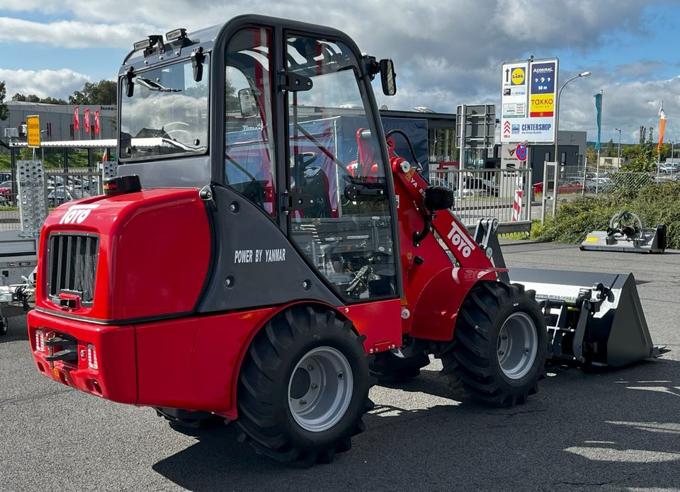 Hoflader Hoftrac Lader Radlader Toyo TOP Preis-Leistung 836 / LED in Zülpich